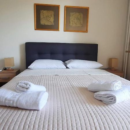 Comfort Apartment In The City Kalamata Eksteriør billede