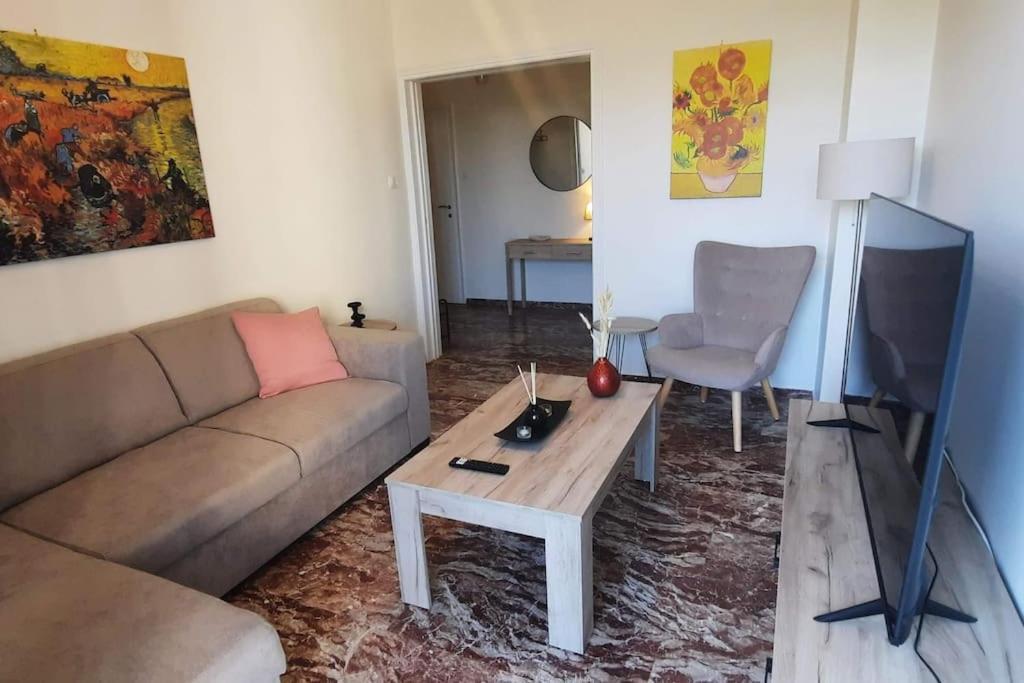 Comfort Apartment In The City Kalamata Eksteriør billede